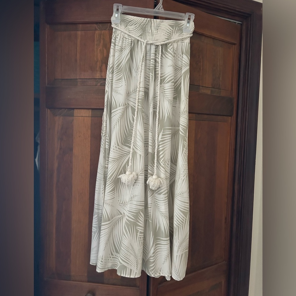 Forever 21 sz M Long floral skirt Skirt High waist